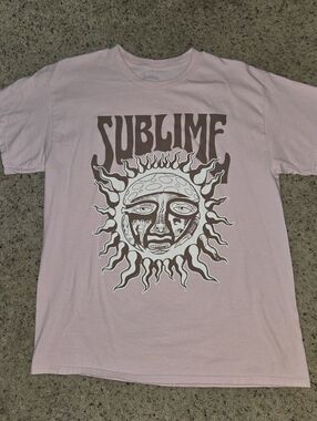 Sublime Graphic Tee in Light Pink